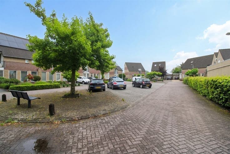 In woonerf gelegen woning vlakbij Nederlandse grens