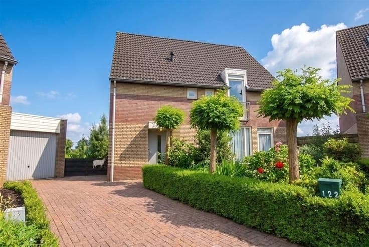 In woonerf gelegen woning vlakbij Nederlandse grens