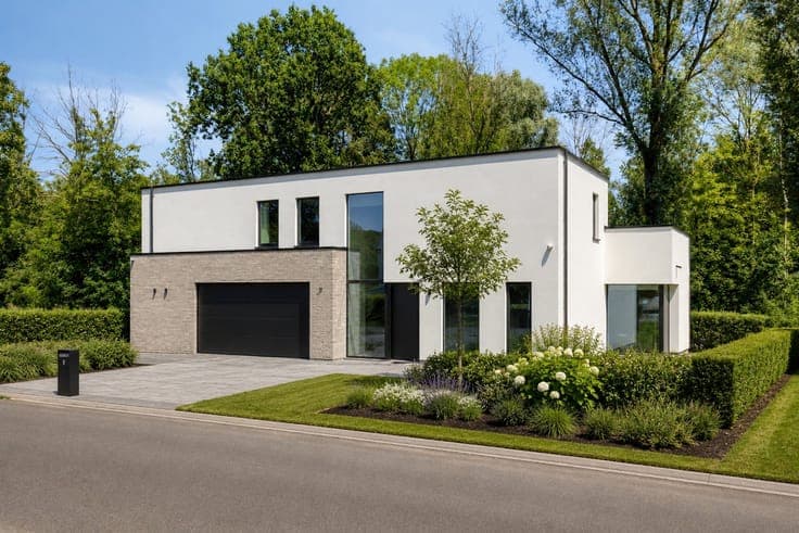 Luxury new-build villa (2025)