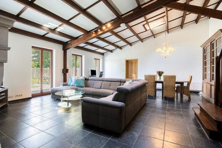 Prachtige woning met ruime loods