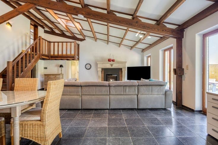 Prachtige woning met ruime loods