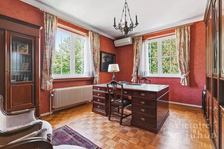 Spacious villa with elevator near Place Dumon