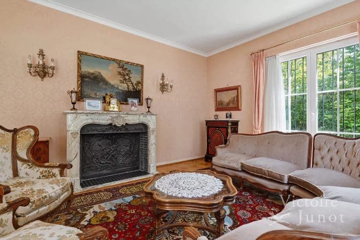 Spacious villa with elevator near Place Dumon
