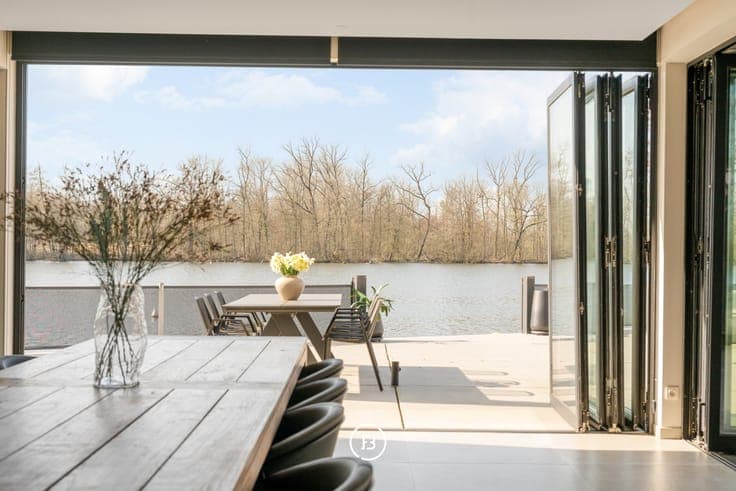 Lake House