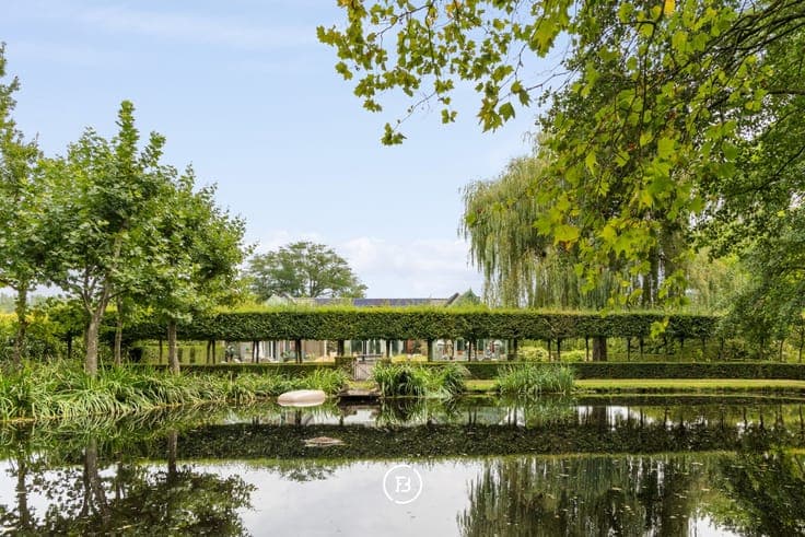Exclusive square farmstead