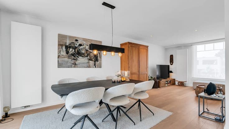 Instapklare en gerenoveerde woning met 3 slpkrs te As