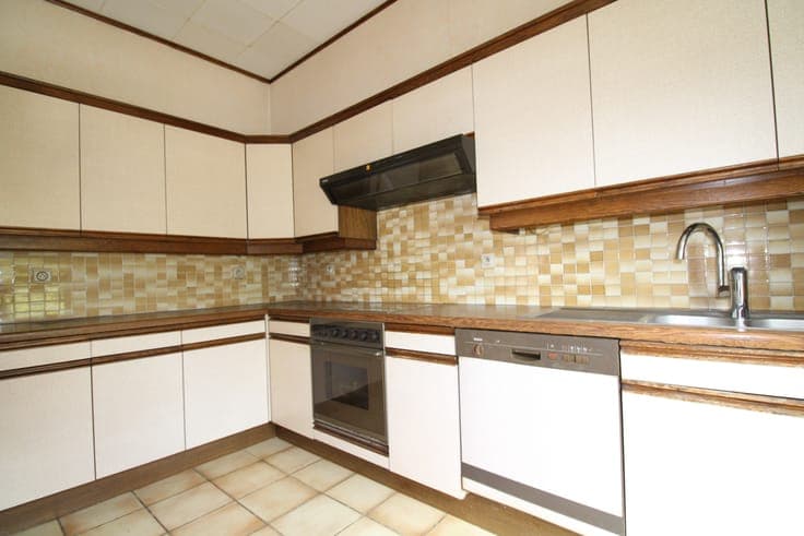 charming big villa in very quite neigbourhood!