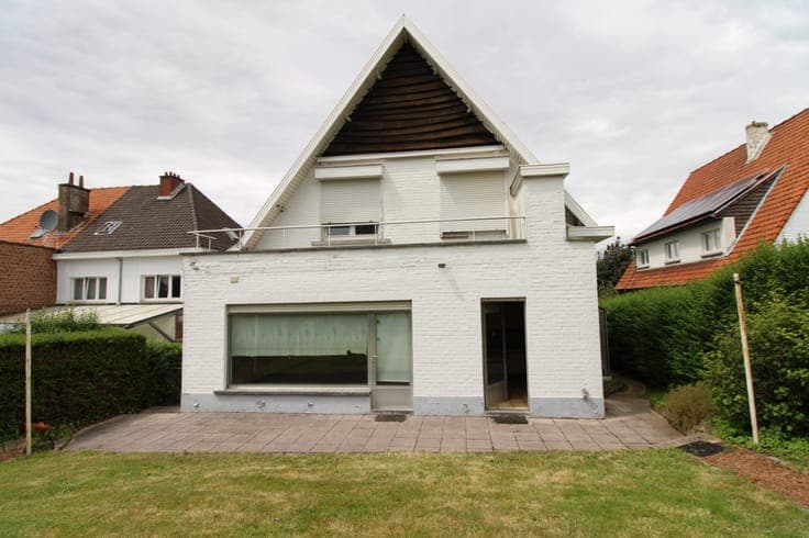 charming big villa in very quite neigbourhood!