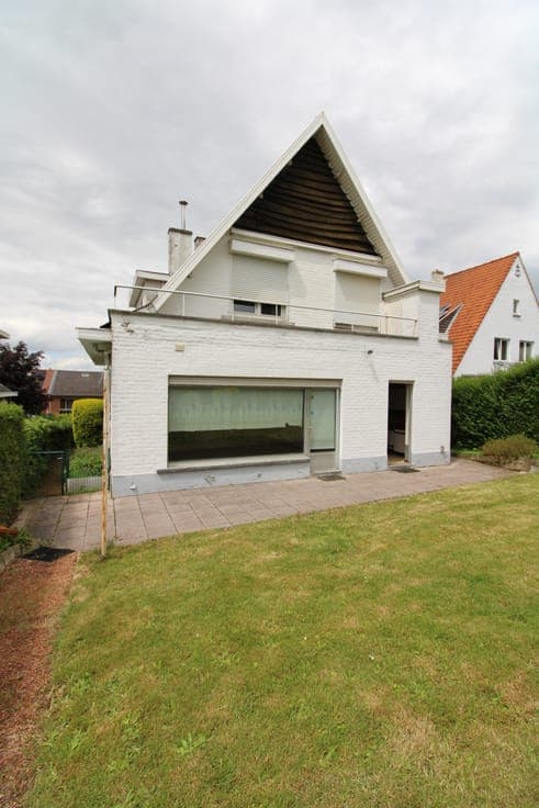 charming big villa in very quite neigbourhood!