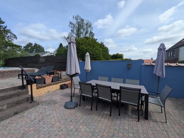 Genval: 5B-Rooms family home with pool & garden