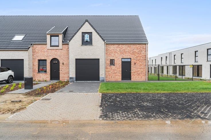 Lichtrijke landelijke nieuwbouwwoningen te Roeselare