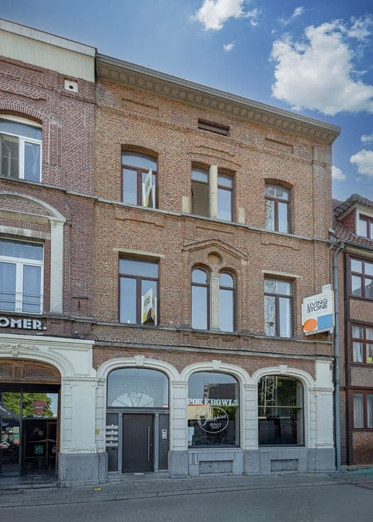 Investment property with 3 apartments and a commercial unit