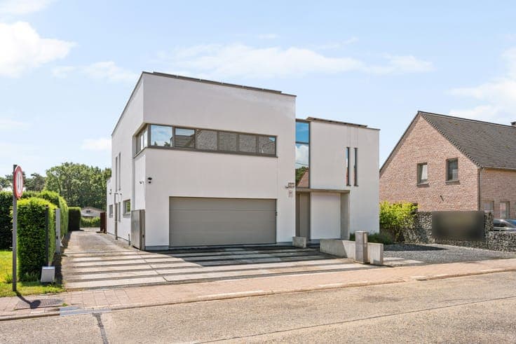Modern villa with 4 bedrooms, 2 bathrooms in Westerlo.