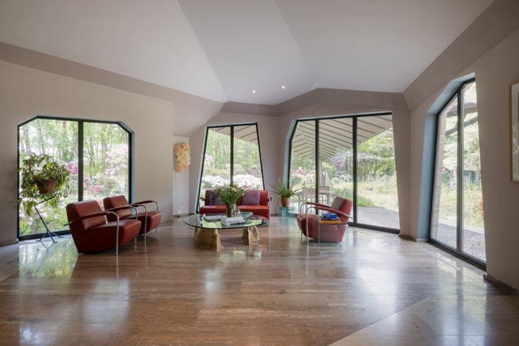 An exceptional villa where architecture, nature, and art co