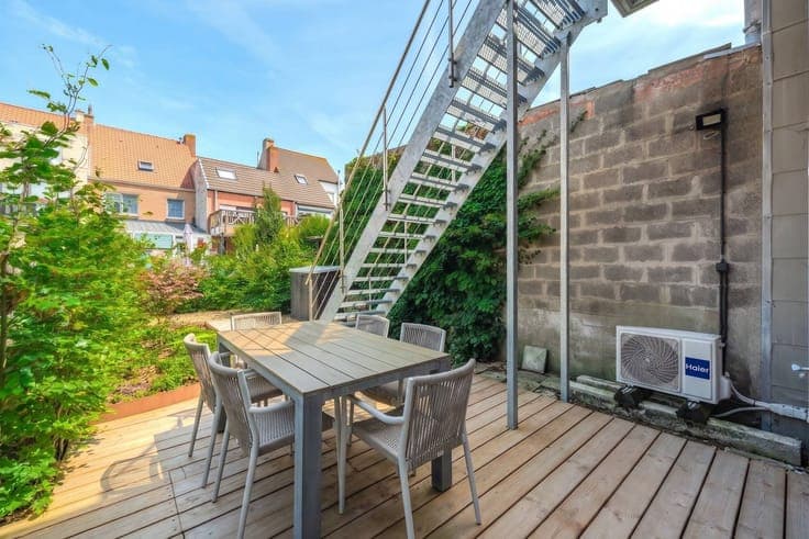 Bel-étage house with 4 bedrooms, garage and garden!