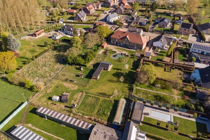 UNIQUE FAMILY HOME WITH EXPANDED POSSIBILITIES