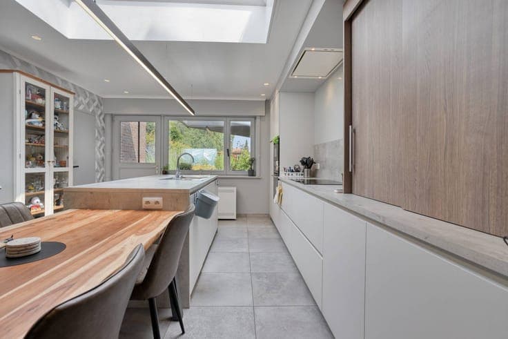 Ready to move in 3 bedroom house with city garden in Heule