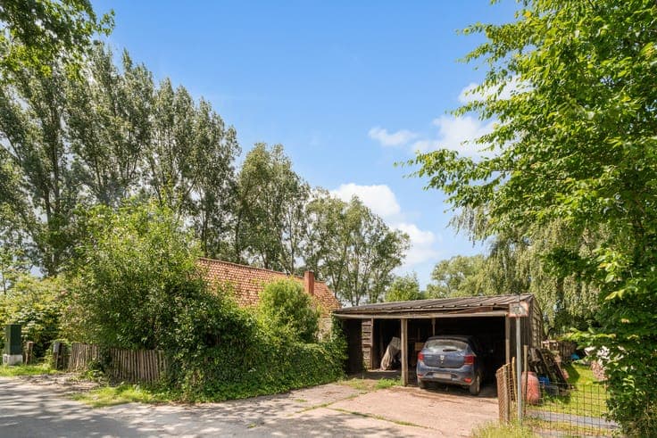 Landelijk gelegen hoeve met 8.800 m² grond — rust, ruimte...