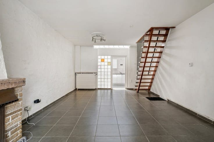 Ready-to-move-in house with 3 bedrooms in the center of Men