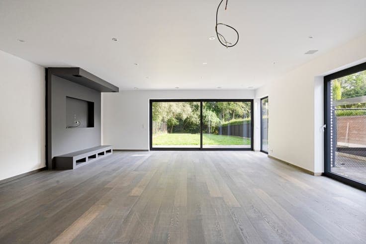 Bright semi-detached home with 250 m² of living space