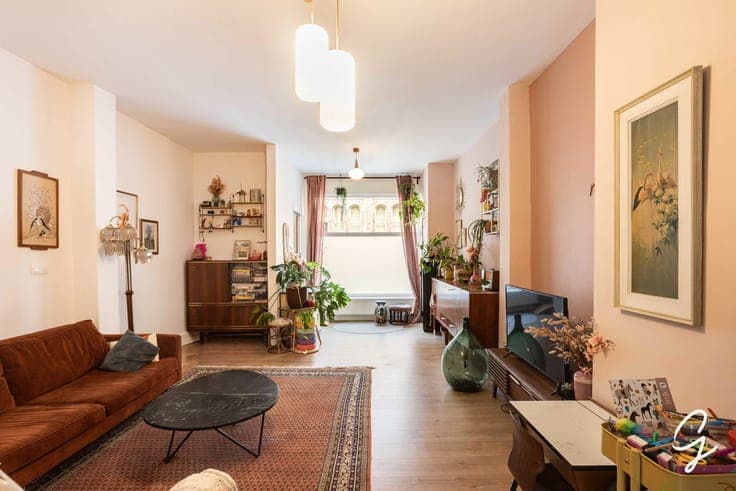 Energy-efficient townhouse with a green garden
