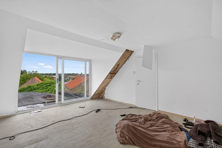 Spacious family home in need of renovation in Stene, Oste...