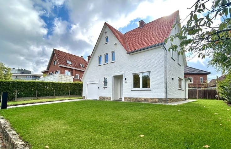 Volledig gerenoveerde villa met EPC A in gegeerde wijk Te...