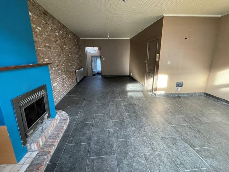 Mixed-use property with commercial space and residence in...