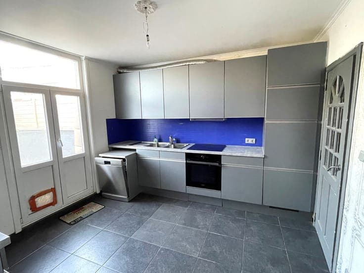 Mixed-use property with commercial space and residence in...