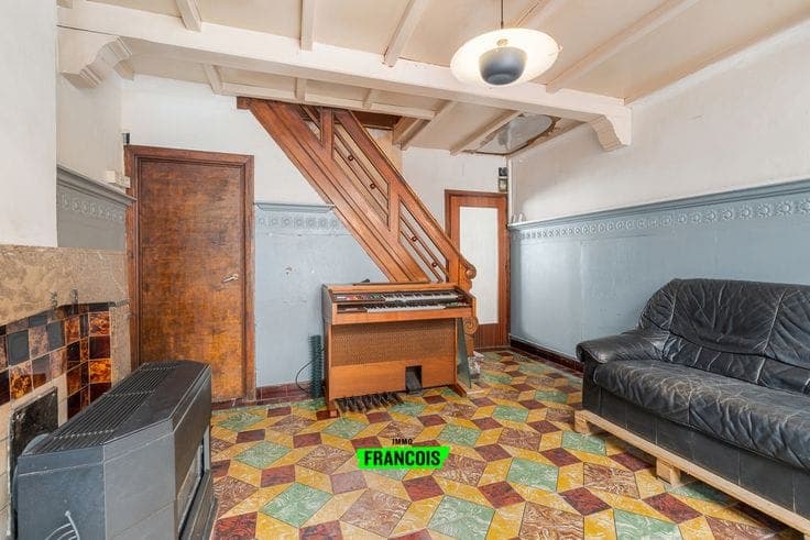 Potential townhouse for sale in the heart of Tielt