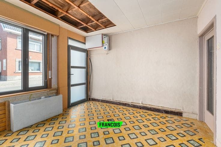 Potential townhouse for sale in the heart of Tielt