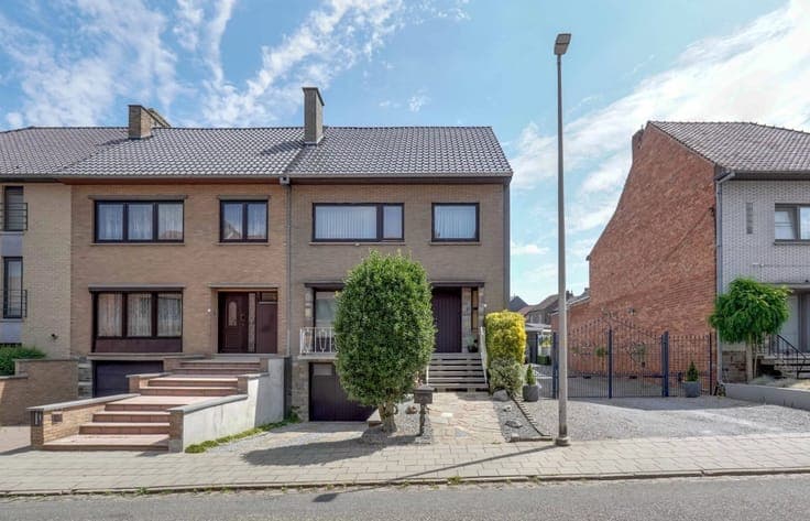 Sale - House Tongeren-Borgloon - 320,000 €