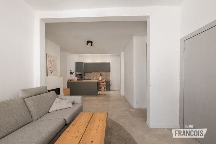 Move-in-ready and renovated townhouse with 3 bedrooms in Br…