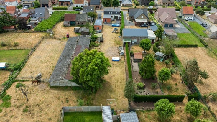 Rustig gelegen woning met grote tuin op 1724 m²