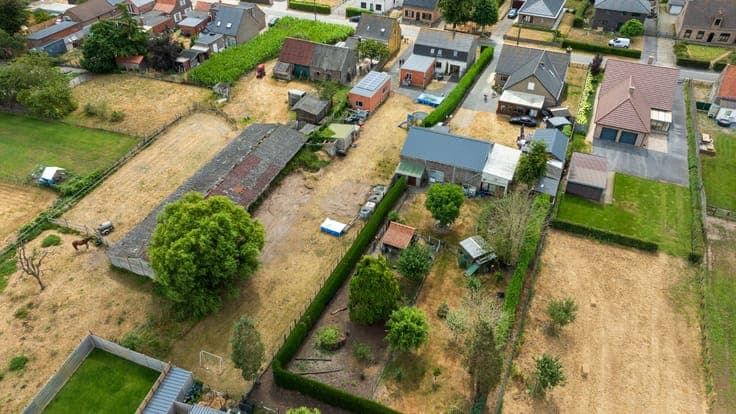 Rustig gelegen woning met grote tuin op 1724 m²