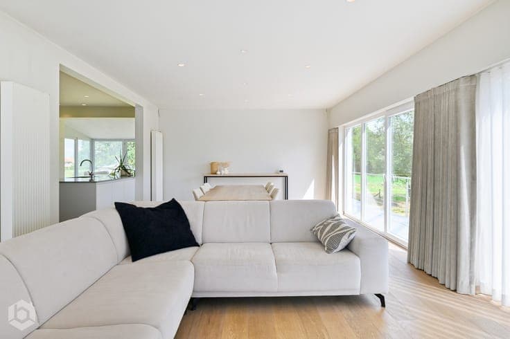 Instapklare woning met 4 slpkrs op perceel 18a22ca te Hei...