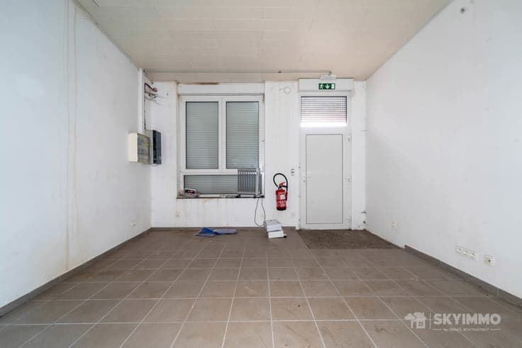 IMMEUBLE DE RAPPORT - 3 STUDIOS - BUREAU - 5 CHAMBRES