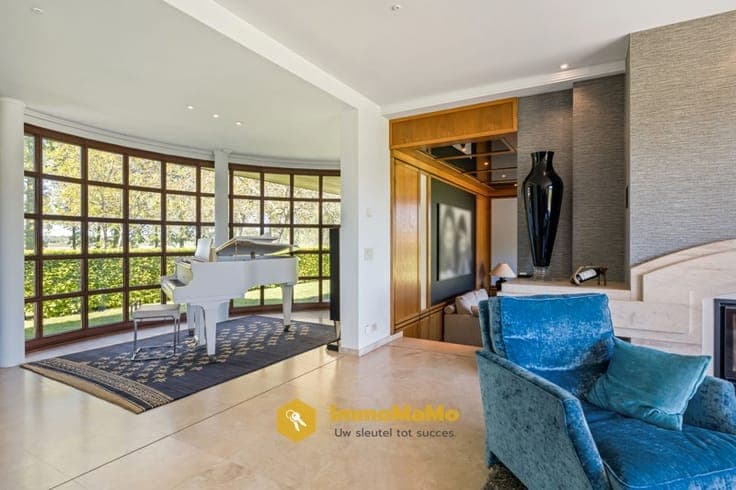 UNIEKE VILLA MET WEILAND EN PAARDENSTALLEN OP EEN TOPLOCA...
