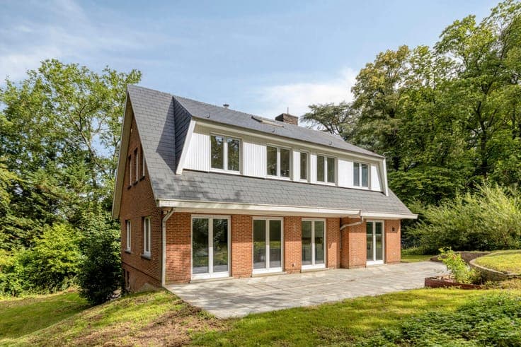 Beautiful classic villa in a quiet residential area