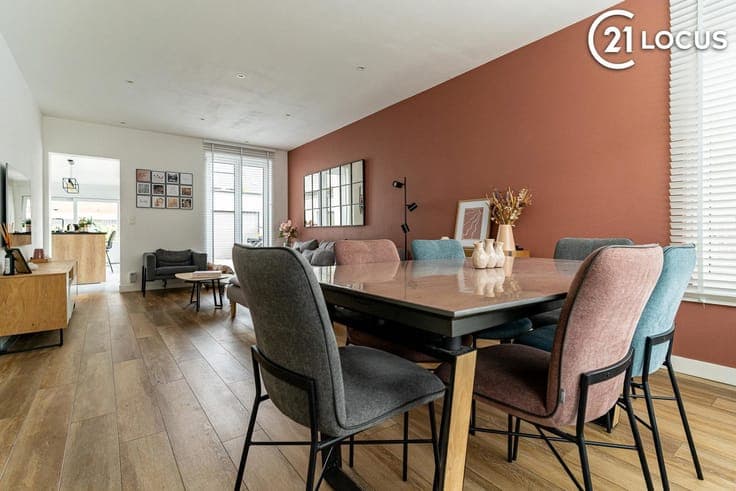 Bright home with spacious kitchen-diner and garage