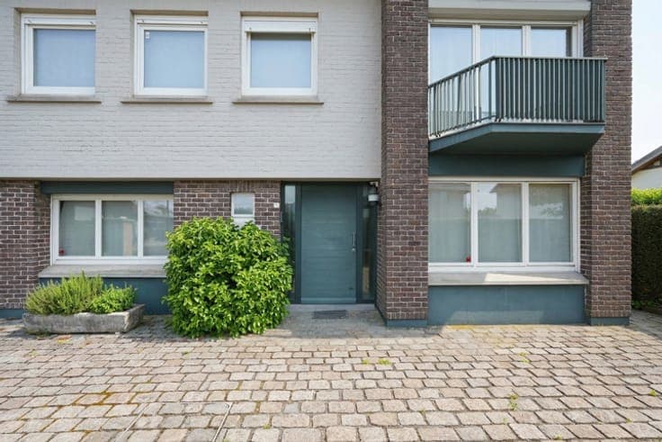 Quietly located villa on a 1,500 m² plot