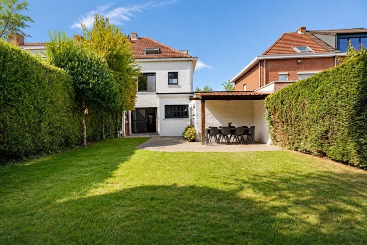 A characterful family home in the popular neighbourhood of E