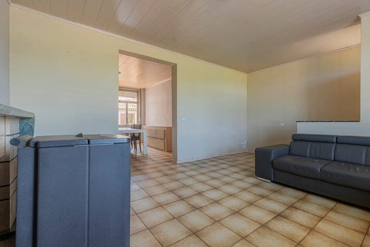 HAALTERT - Unieke renovatiekans op een groene locatie
