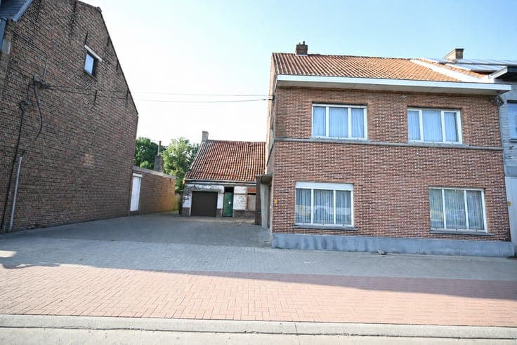 RUIME te renoveren WONING met ATELIERRUIMTE (100m²) op ee...