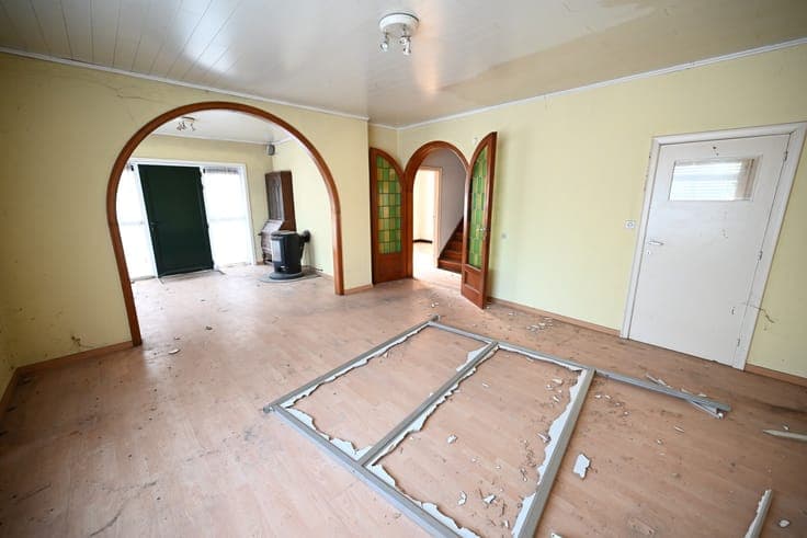 RUIME te renoveren WONING met ATELIERRUIMTE (100m²) op ee...