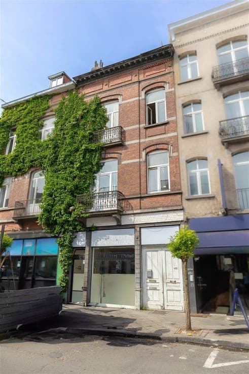 Cimetière d’Ixelles District – Mixed-Use Building with Vacan