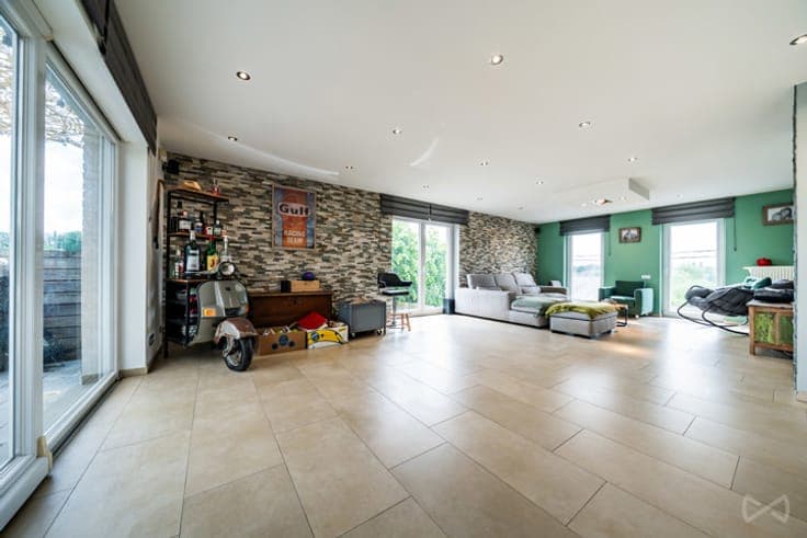 House in Courcelles