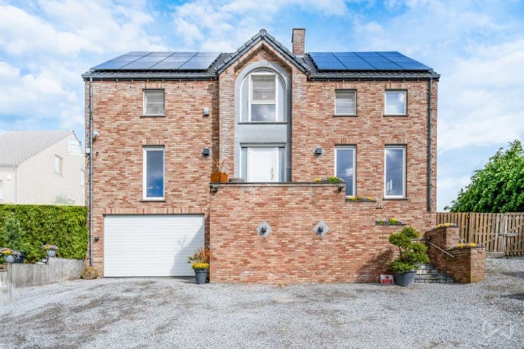 House in Courcelles