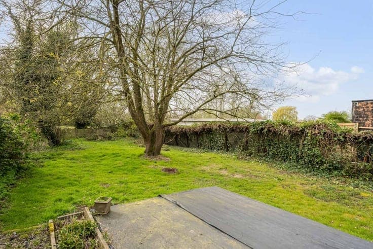 Woning met zzer grote tuin - 3 slpkmrs!