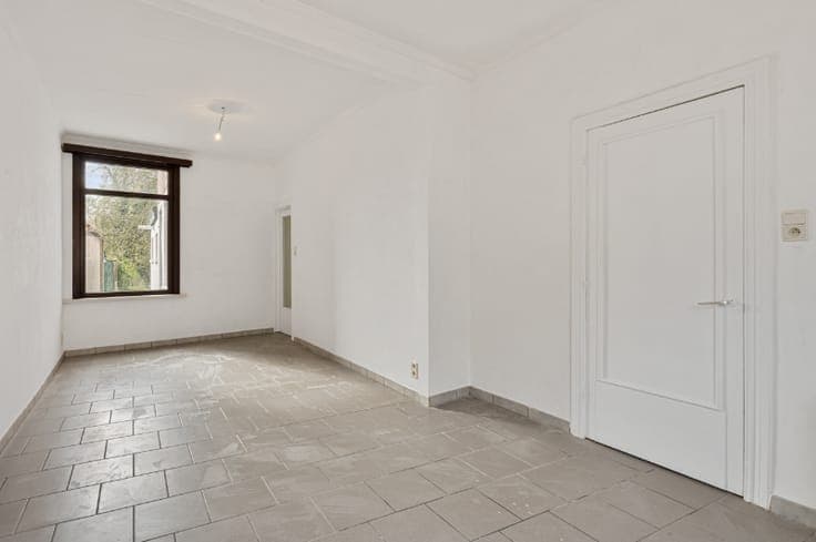 Woning met zzer grote tuin - 3 slpkmrs!
